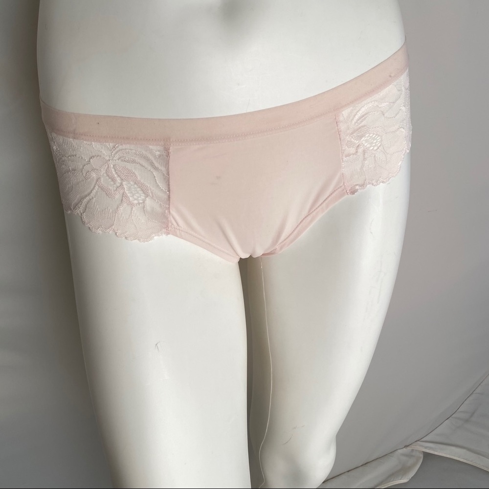 Marilyn Monroe light pink nylon and lace back panty L